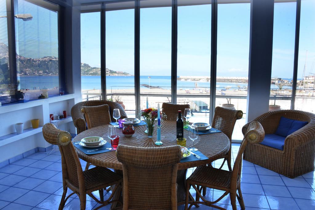 Terrazza Sul Mare Apartment Giardini Naxos Ngoại thất bức ảnh