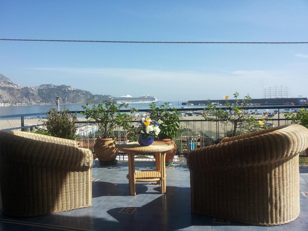 Terrazza Sul Mare Apartment Giardini Naxos Phòng bức ảnh